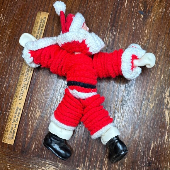 Vintage 60s/70s Santa Claus Crochet Doll Figure With Plastic Face & Boots - Picture 6 of 8